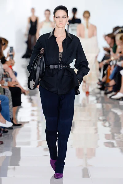 Look 22